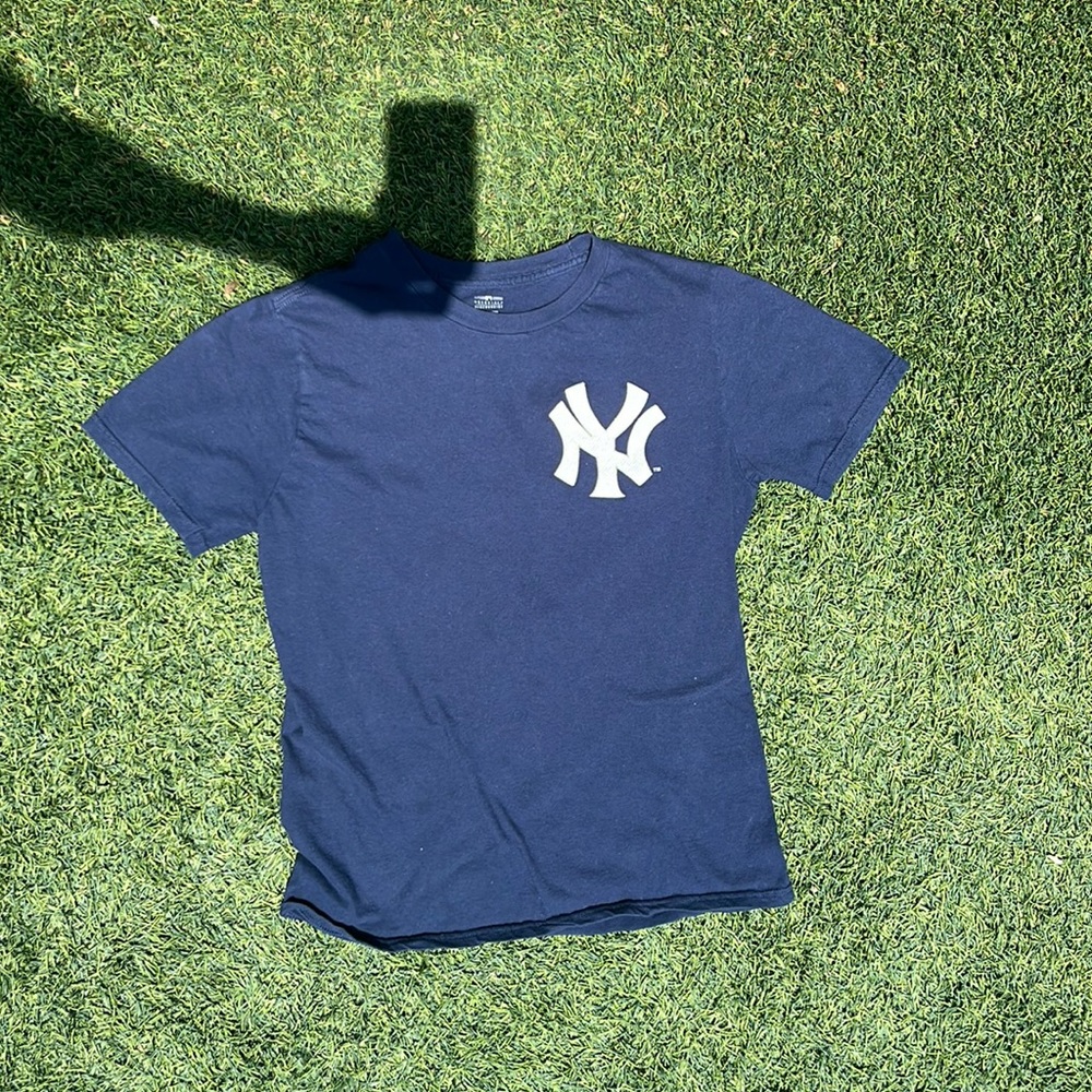 Aaron Judge/New York Yankees shirt jersey.